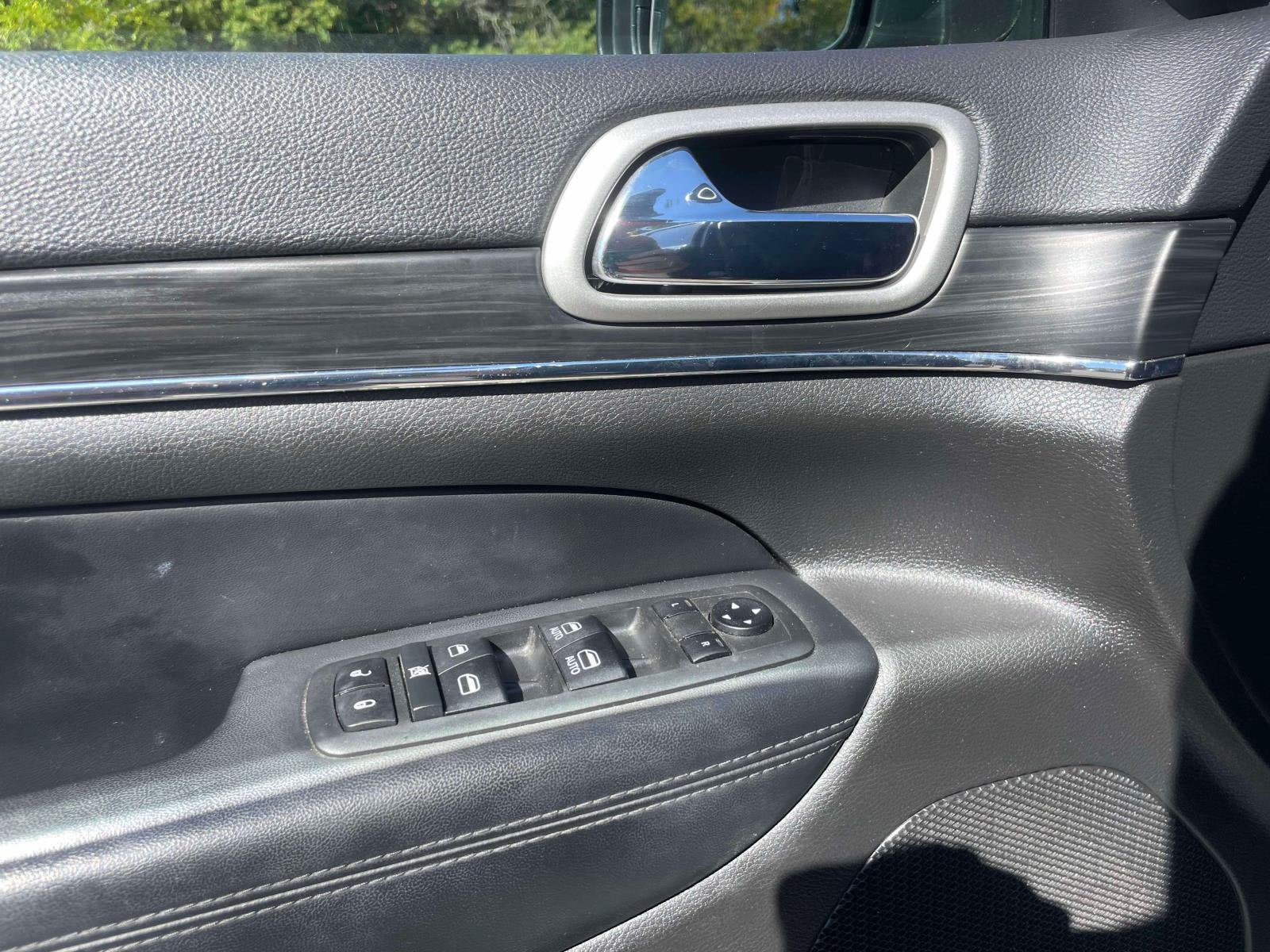Used 2021 Jeep Grand Cherokee Limited AWD/4WD image 17