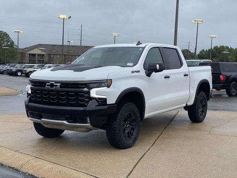 Used 2025 Chevrolet Silverado 1500 ZR2 w/ Technology Package AWD/4WD image 29