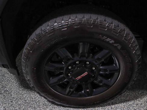 Used 2024 GMC Sierra 2500 AT4 w/ AT4 Premium Plus Package image 11