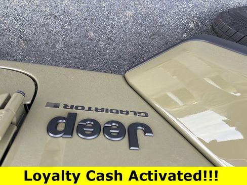 New 2025 Jeep Gladiator Sport image 22