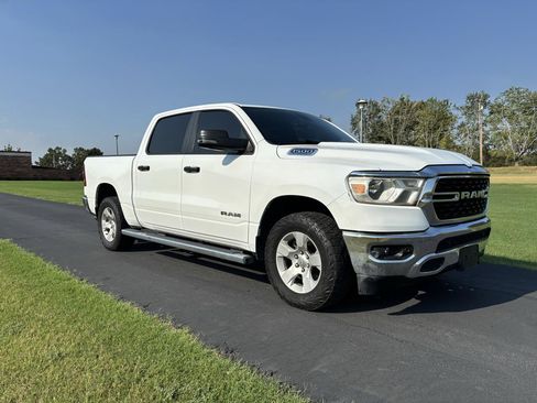 Used 2023 RAM 1500 Big Horn AWD/4WD image 3