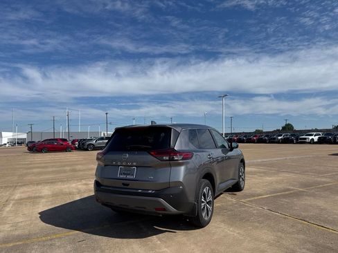 Certified 2023 Nissan Rogue SV FWD image 22