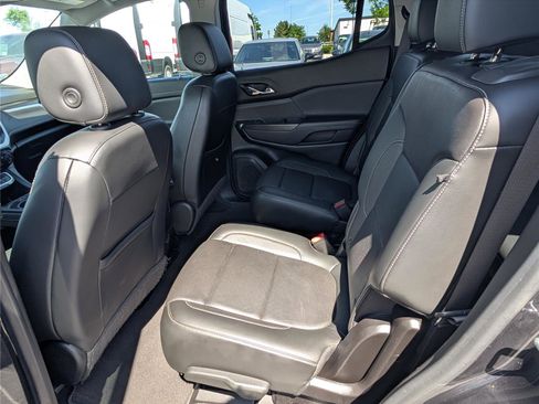 Used 2020 GMC Acadia SLT AWD/4WD image 16