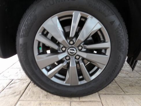 Certified 2024 Nissan Pathfinder S image 11