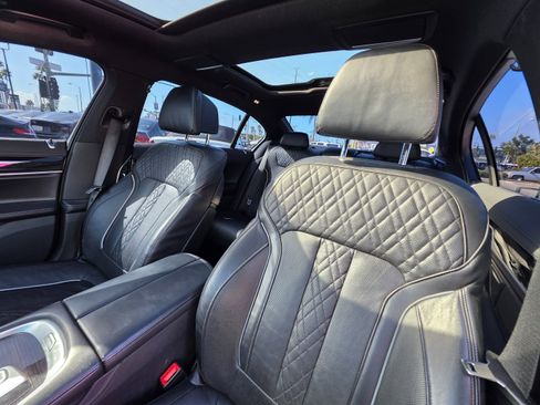 Used 2020 BMW 750i xDrive w/ M Sport Package image 22