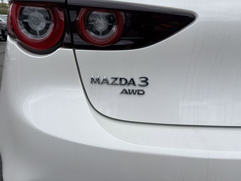 New 2026 MAZDA MAZDA3 Hatchback w/Premium Plus Pkg AWD/4WD image 40