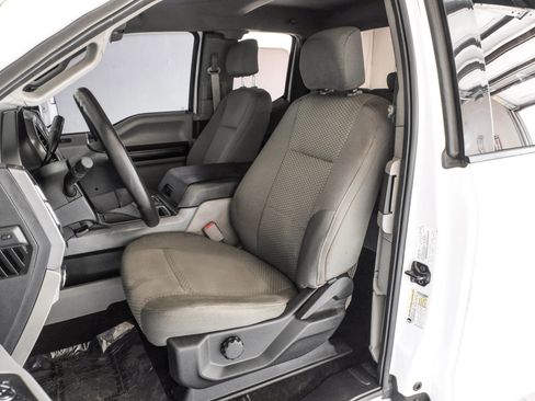 Used 2015 Ford F150 XLT image 3