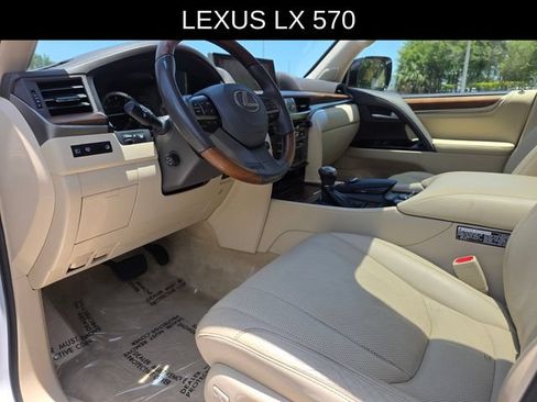 Used 2021 Lexus LX 570 4WD w/ Luxury Package image 24