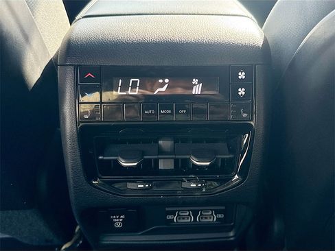 Used 2022 Jeep Grand Cherokee L Limited image 28