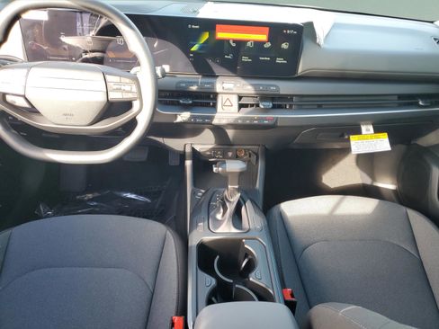 New 2025 Kia K4 LXS image 11