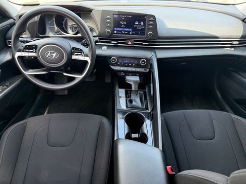 Used 2022 Hyundai Elantra Blue FWD image 24