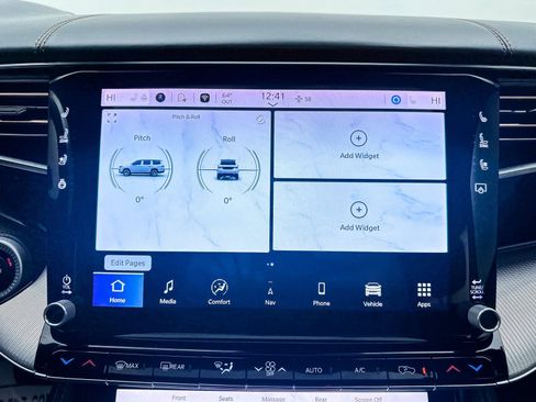 Used 2022 Jeep Grand Wagoneer Series III w/ Flexible Seating Group image 21