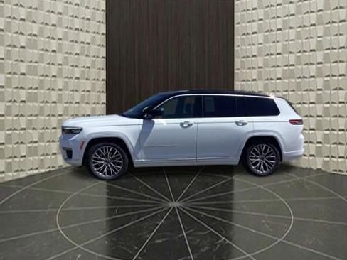 Certified 2025 Jeep Grand Cherokee L Summit AWD/4WD image 9