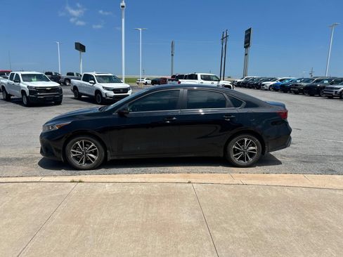 Used 2024 Kia Forte LXS w/ LXS Technology Package FWD image 8