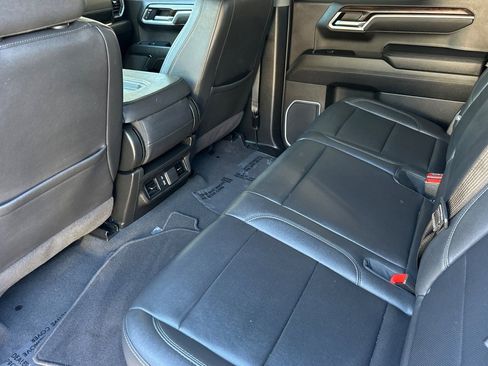 Certified 2025 GMC Sierra 1500 SLT image 14