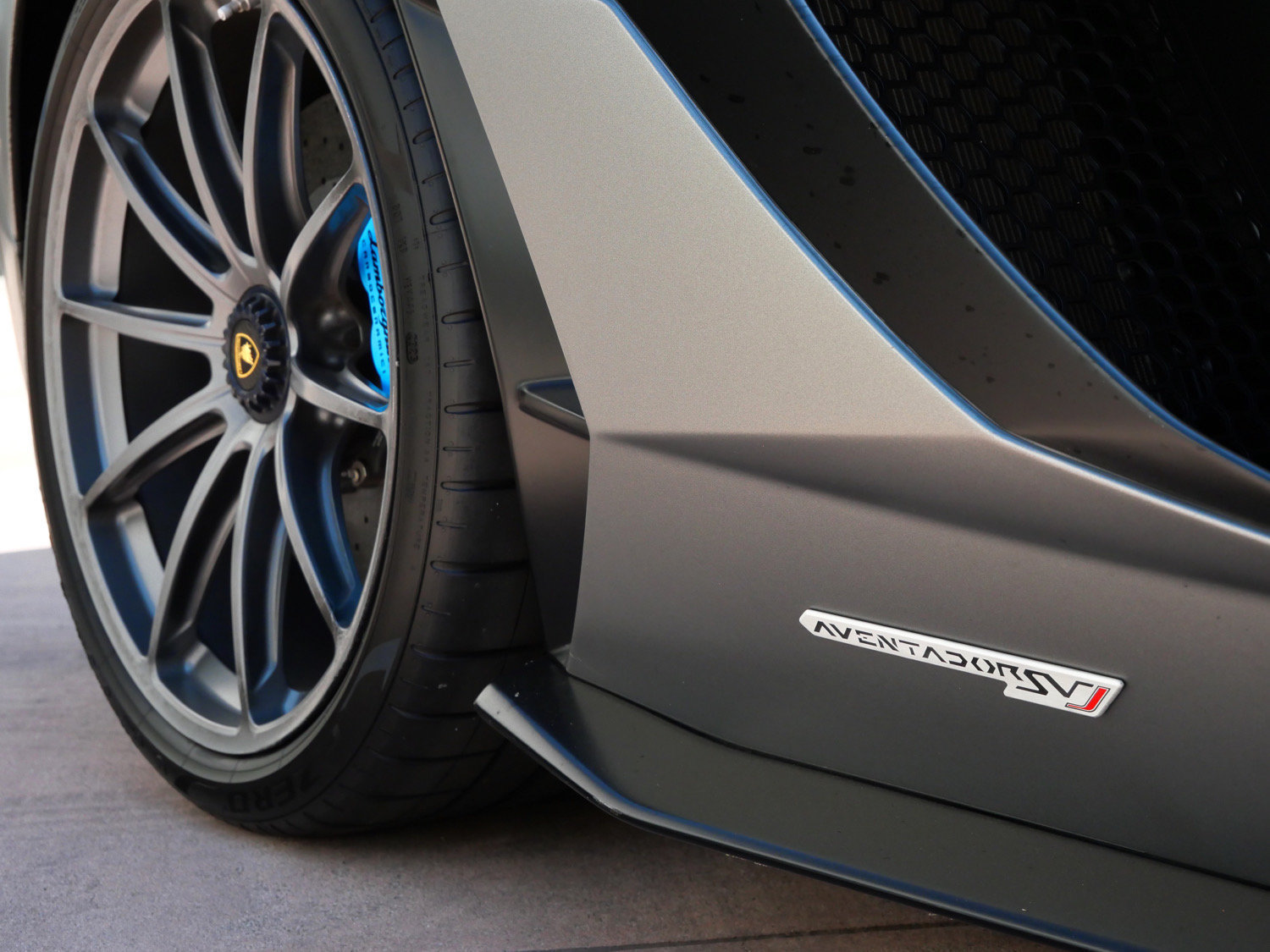 Used 2020 Lamborghini Aventador SVJ AWD/4WD image 20