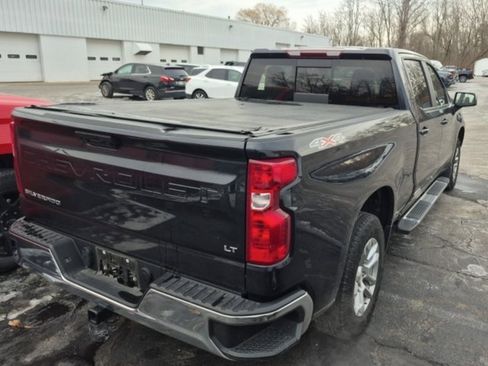Used 2022 Chevrolet Silverado 1500 LT w/ Leather Package image 4