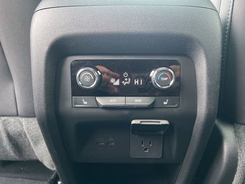 New 2026 Chevrolet Traverse RS image 22