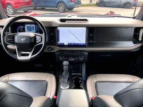 Used 2023 Ford Bronco Wildtrak image 16