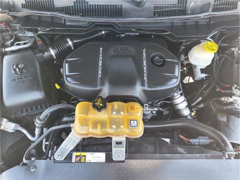 Used 2017 RAM 1500 Laramie w/ Convenience Group AWD/4WD image 19