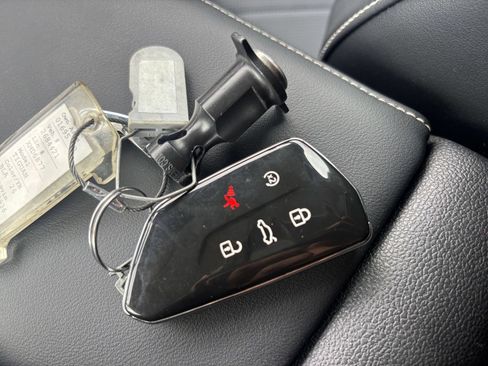Used 2026 Volkswagen Tiguan SE FWD image 25