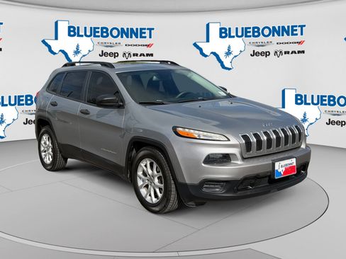 Used 2015 Jeep Cherokee Sport w/ Sport Appearance Group FWD image 3