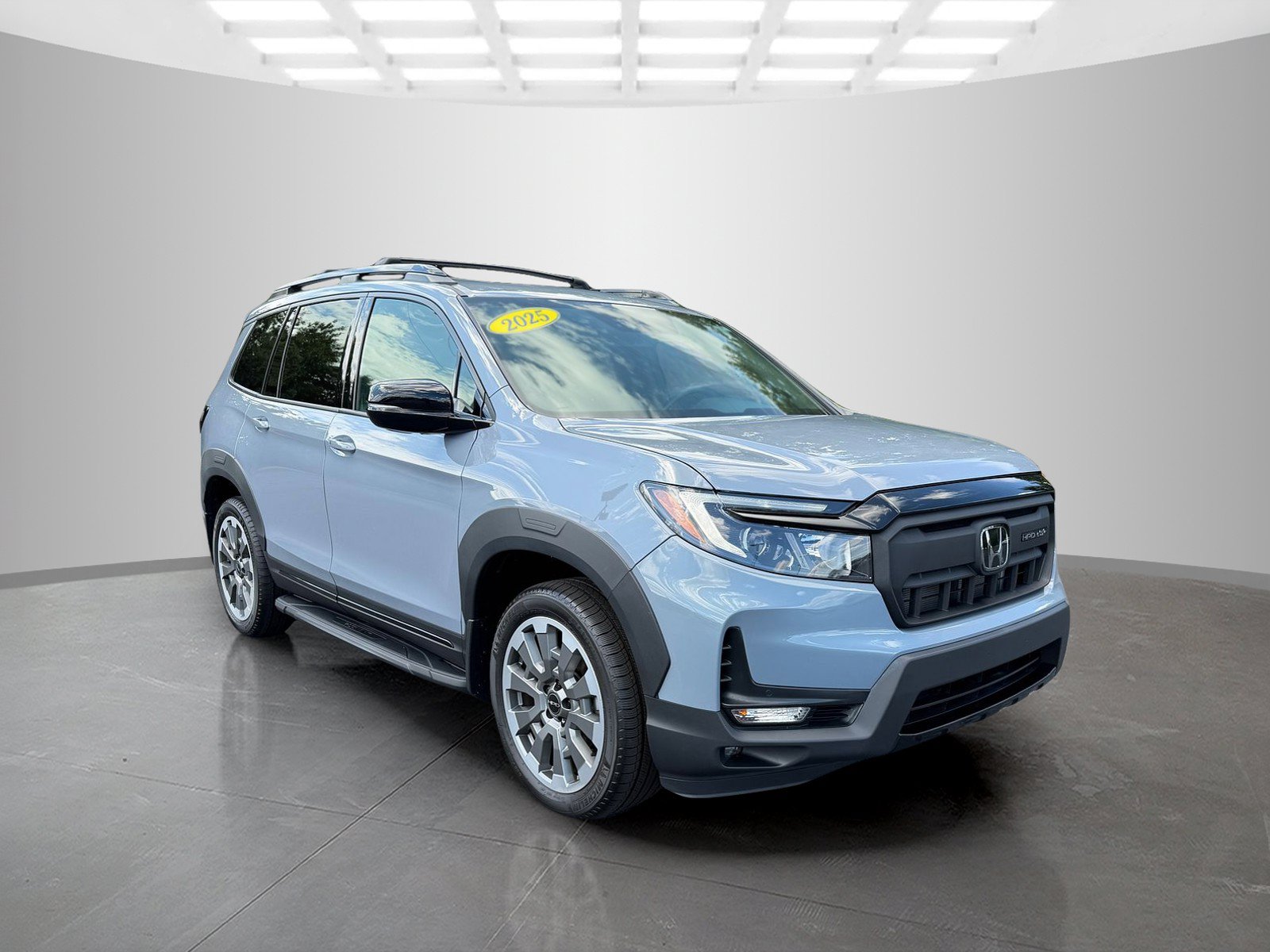 Used 2025 Honda Passport Black Edition image 5