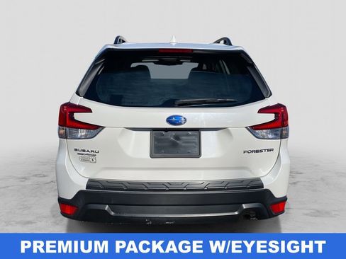Used 2023 Subaru Forester Premium image 4