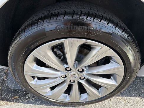 Used 2025 Buick Envista Avenir FWD image 17