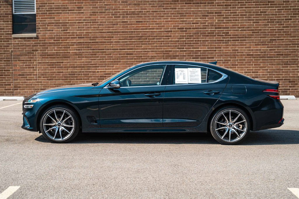 Used 2023 Genesis G70 2.0T AWD/4WD image 3