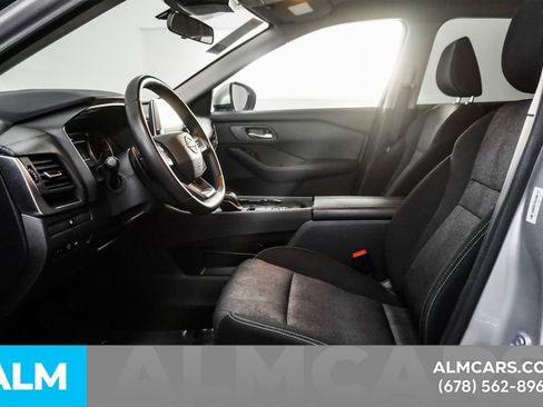Used 2025 Nissan Rogue SV FWD image 16