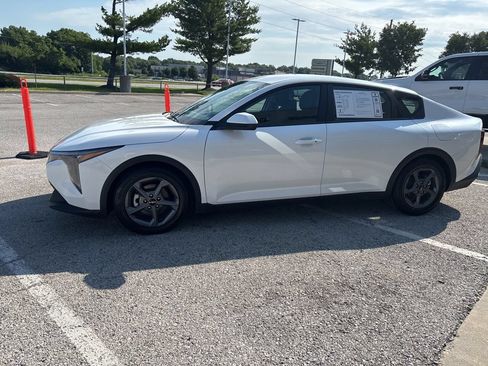 Used 2025 Kia K4 FWD image 16