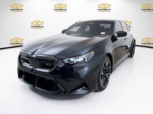 Used 2025 BMW M5 w/ Executive Package image 3