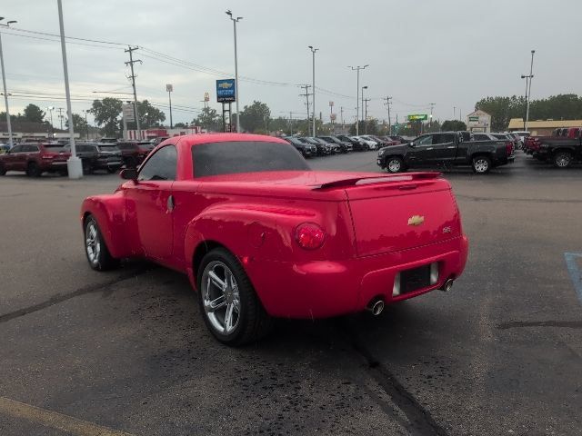 Used 2004 Chevrolet SSR w/ Preferred Equipment Group RWD image 4