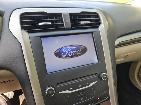 Used 2013 Ford Fusion SE FWD image 21
