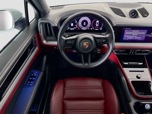 Used 2024 Porsche Cayenne Coupe AWD/4WD image 10