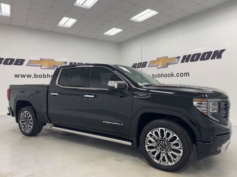 Used 2025 GMC Sierra 1500 Denali Ultimate image 3