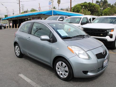 Used 2008 Toyota Yaris 2-Door Hatchback image 1