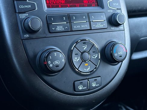 Used 2013 Kia Soul + image 19