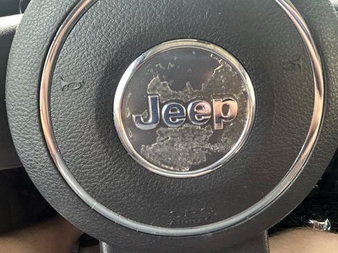 Used 2011 Jeep Wrangler Unlimited Sahara AWD/4WD image 21