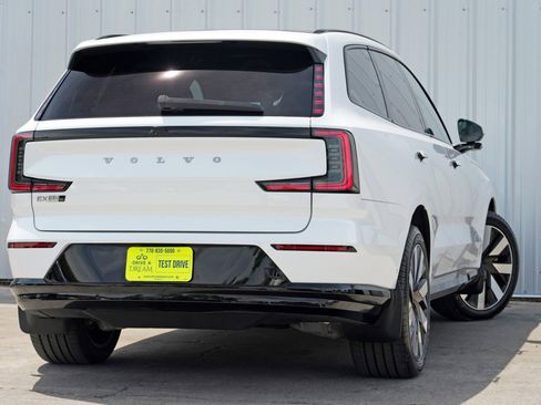 Used 2025 Volvo EX90 Ultra image 5