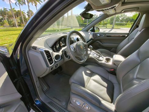 Used 2014 Porsche Cayenne AWD/4WD image 22
