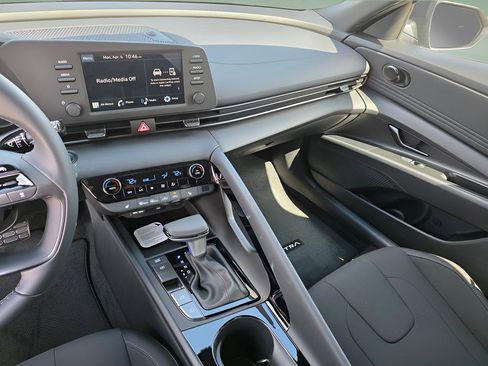 New 2026 Hyundai Elantra SEL Sport Premium FWD image 17