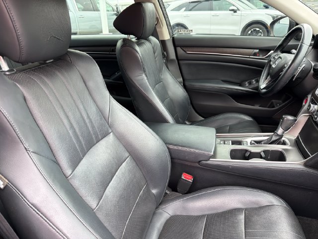 Used 2018 Honda Accord Touring image 26