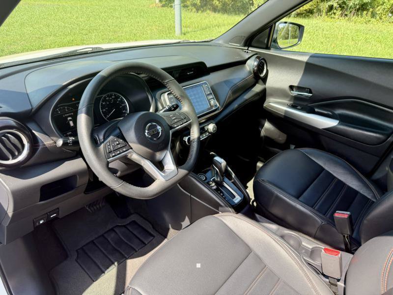 Used 2020 Nissan Kicks SR FWD image 11