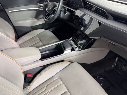 Certified 2024 Audi Q8 e-tron Prestige image 15