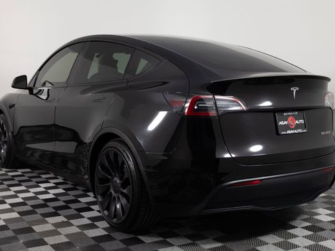 Used 2024 Tesla Model Y Performance image 5