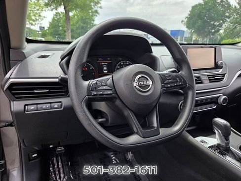 Used 2024 Nissan Altima 2.5 S FWD image 10