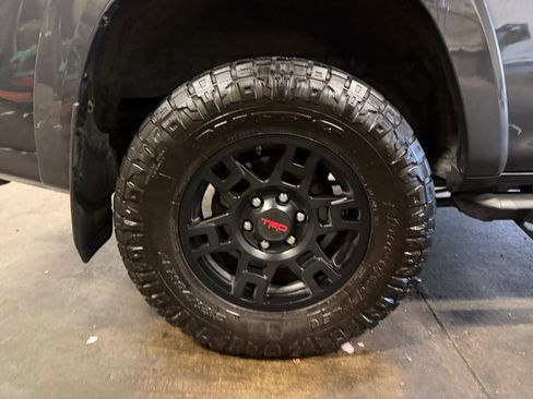 Certified 2024 Toyota 4Runner SR5 Premium w/ Moonroof Package AWD/4WD image 27