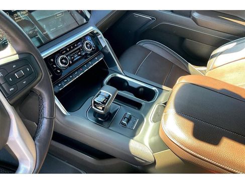 Used 2023 GMC Sierra 1500 Denali AWD/4WD image 19